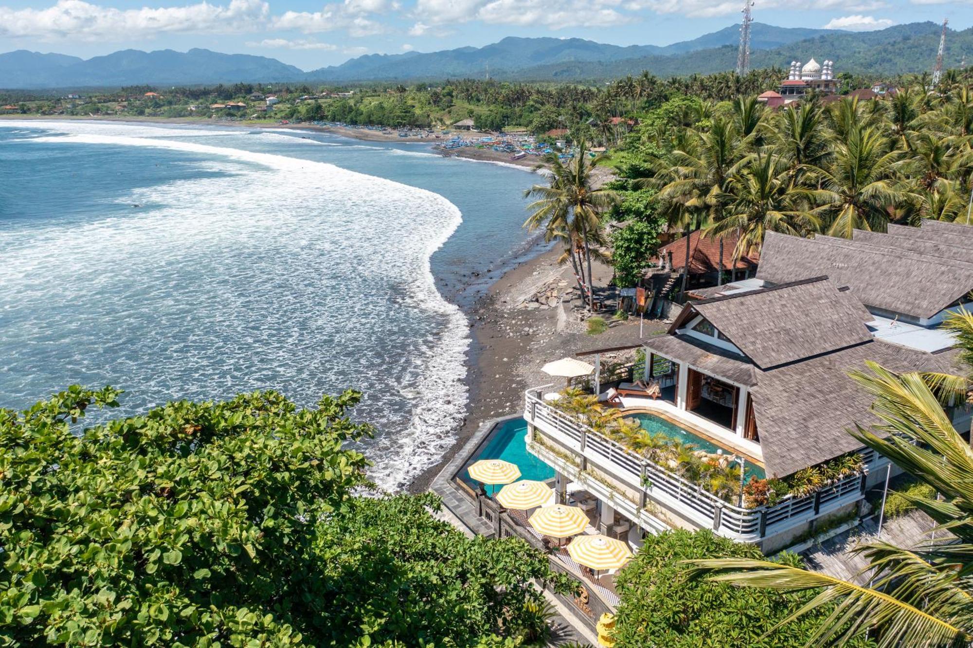 Bombora Medewi Hotel Pulukan Exterior photo